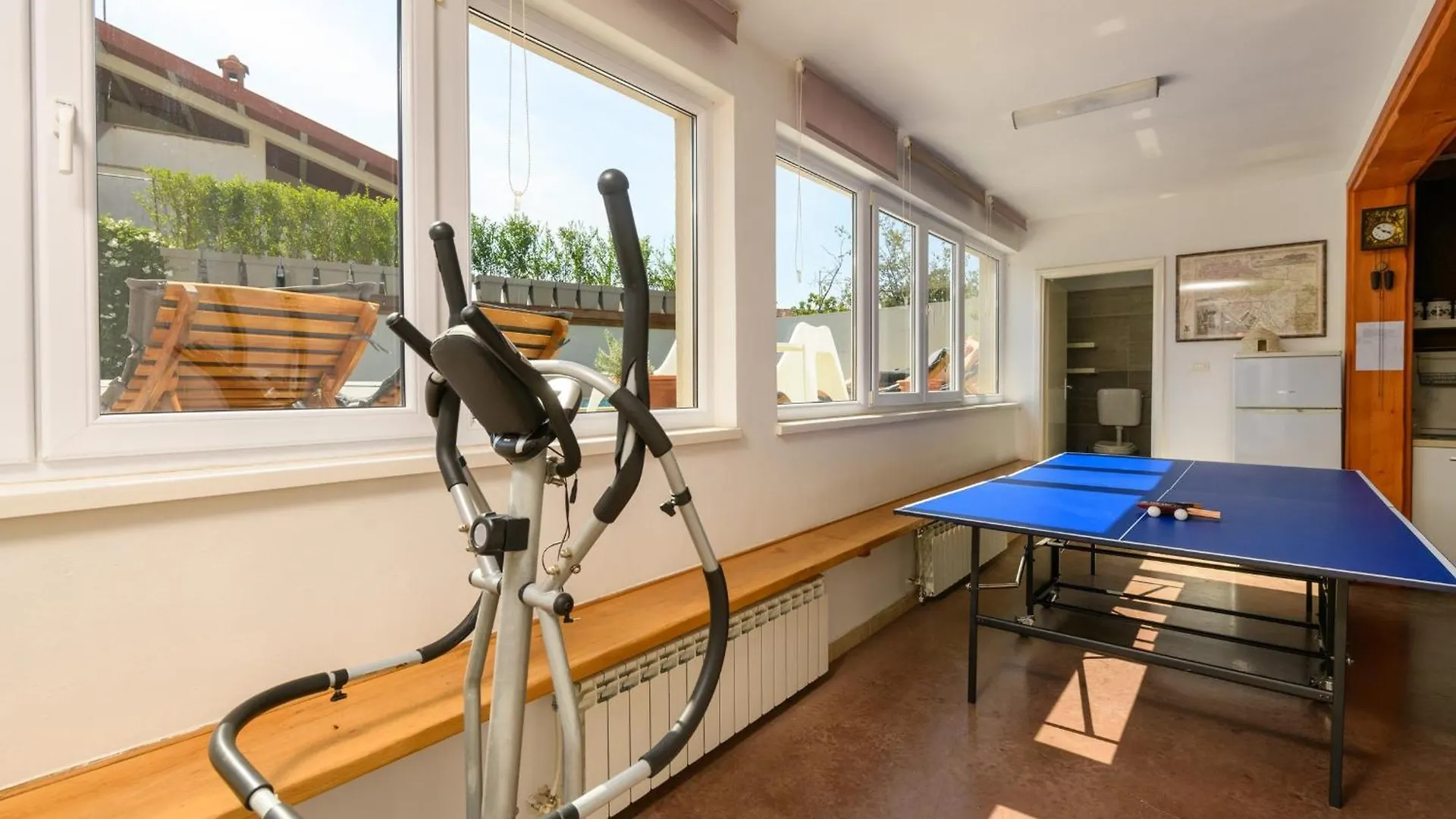Poolside City Apartments Pula - Pool & Gym