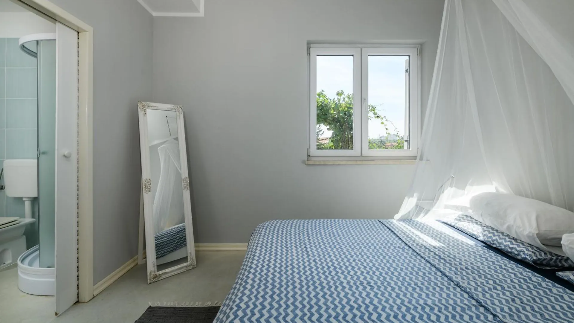 Poolside City Apartments Pula - Pool & Gym